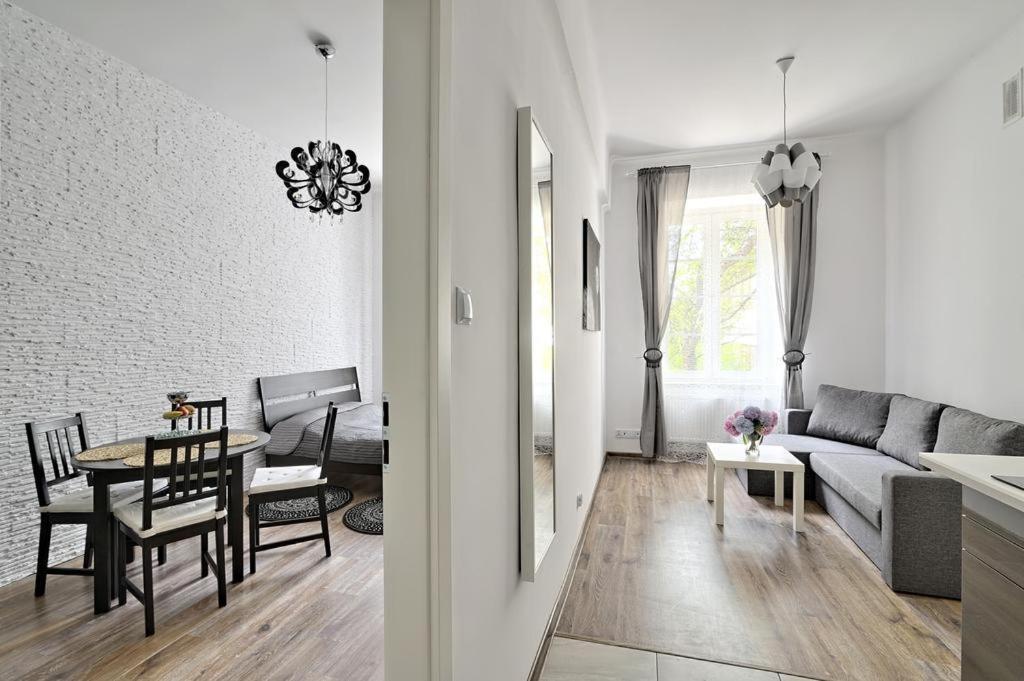 Apartament W Centrum :) Cracóvia Exterior foto